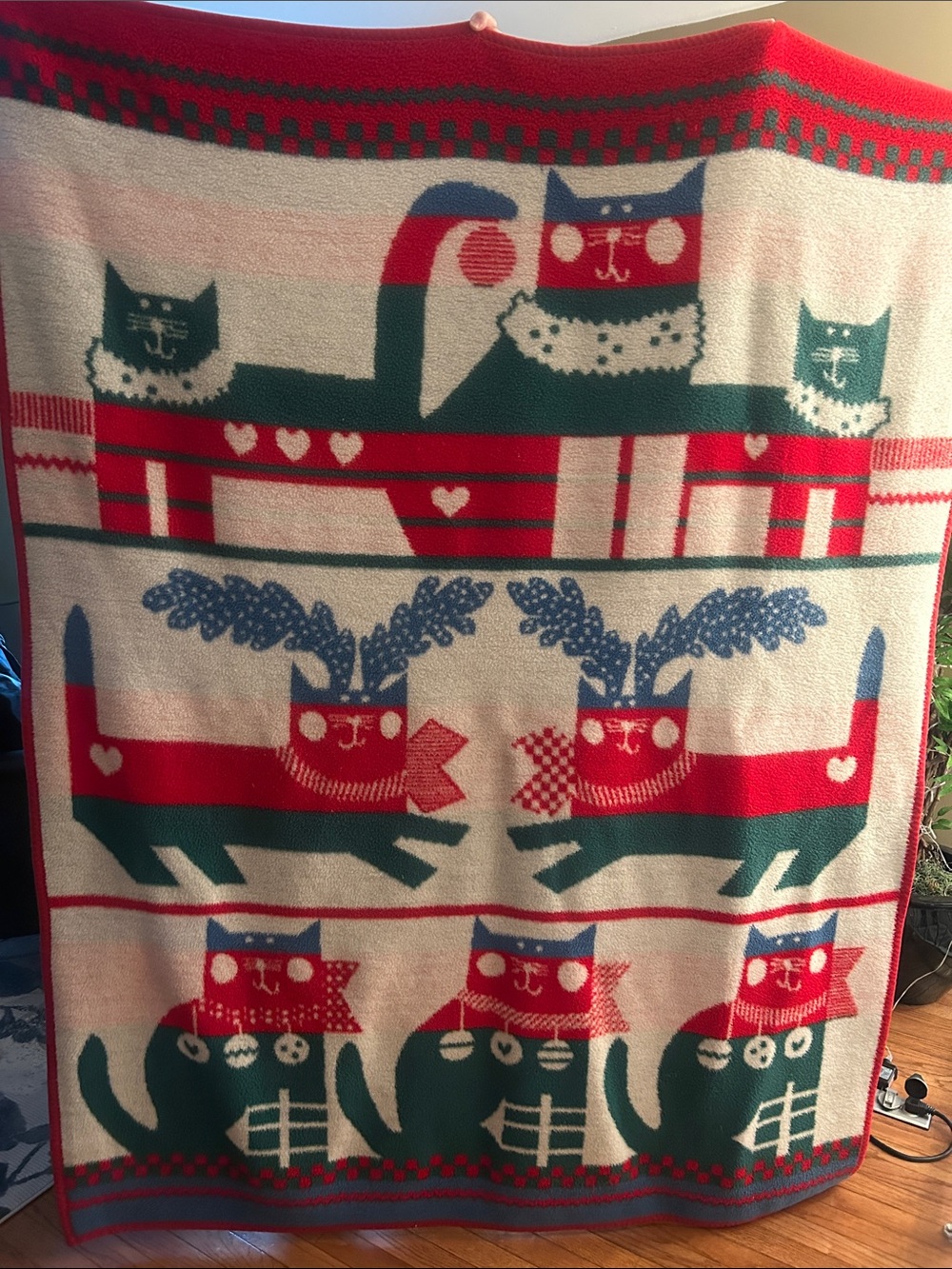 Vintage 80s Crown Crafts Vuteks Blanket Pat Meyers Christmas / Noel Cats